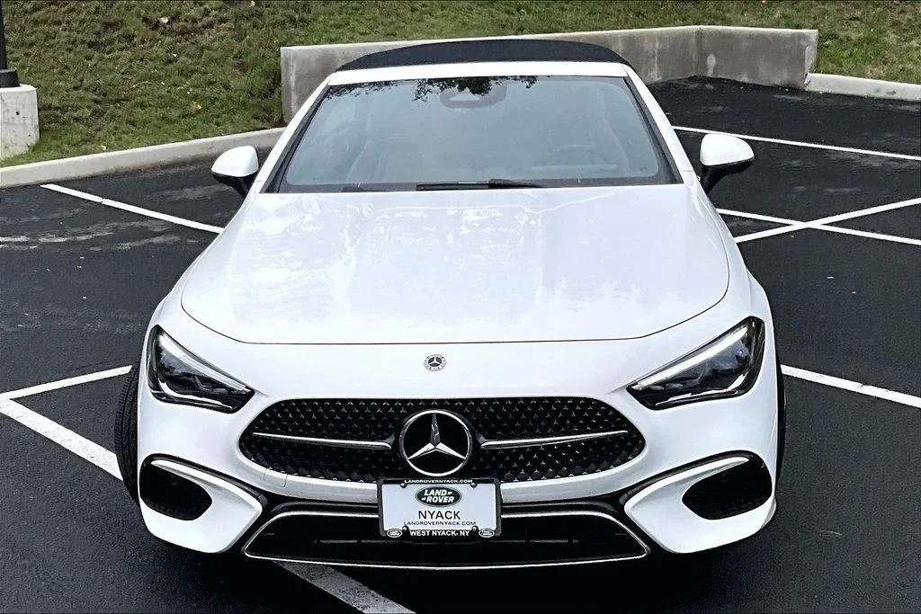 Used 2024  Mercedes-Benz CLE 300 image 3