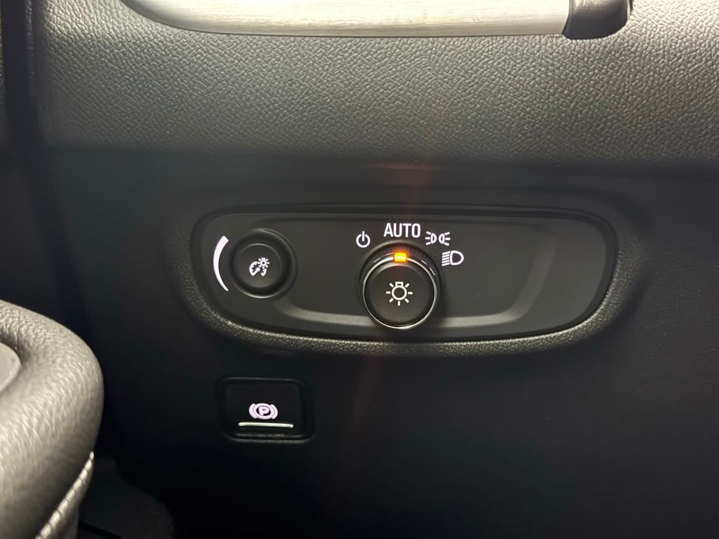 2024 GMC Terrain SLE - Photo 19