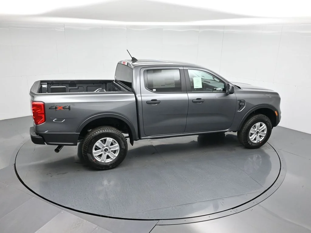 New 2025 Gray Ford XL image 38