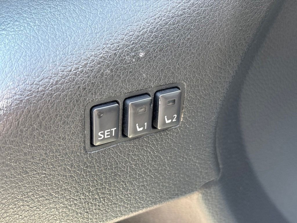 Used 2018 White Nissan SV image 19