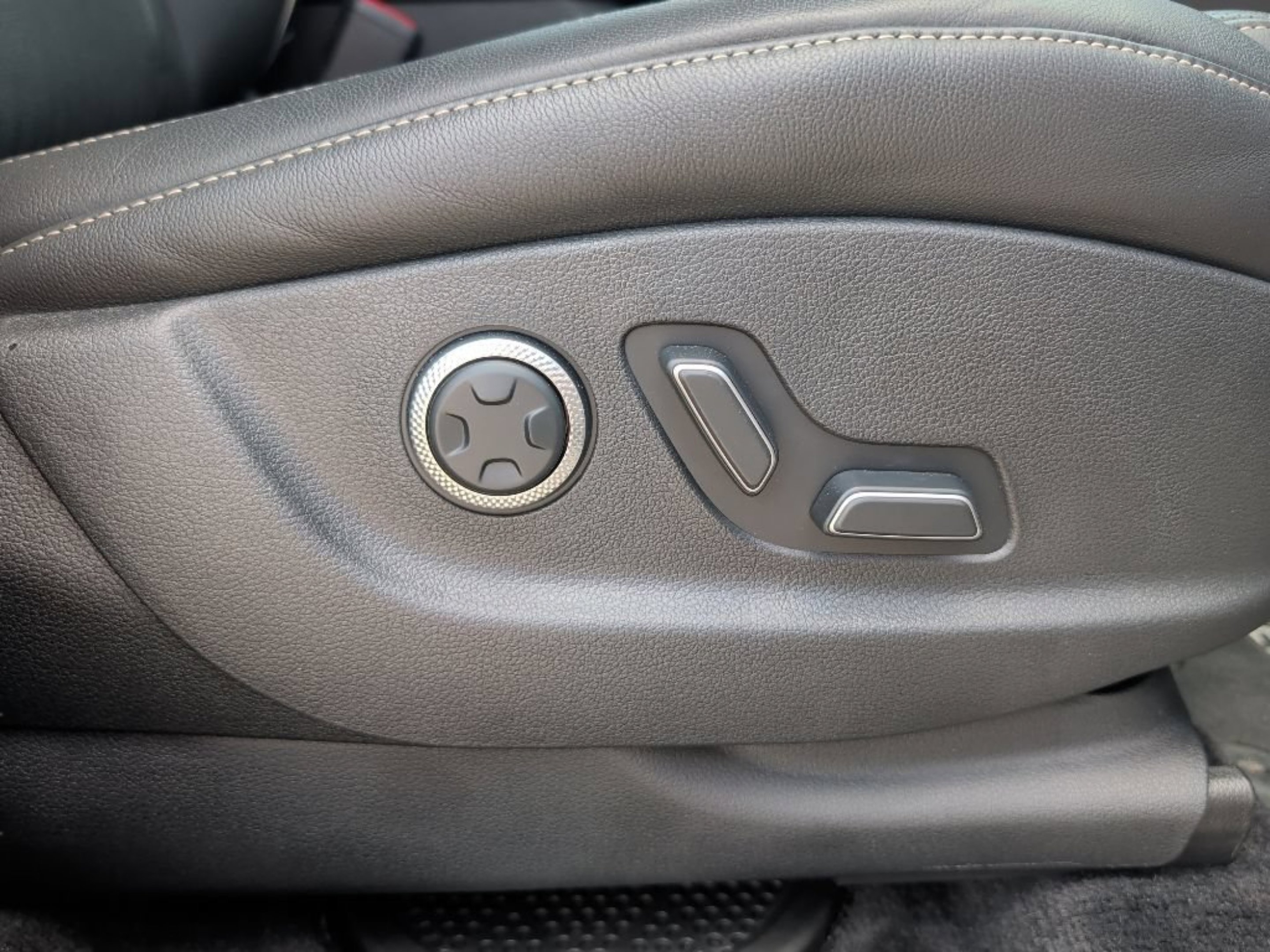 2024 GENESIS GV80 Standard - Photo 47