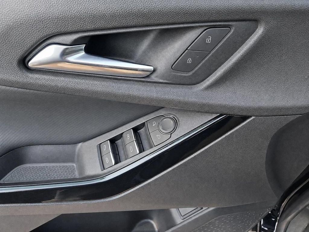 2027 Chevrolet Equinox RS - Photo 10