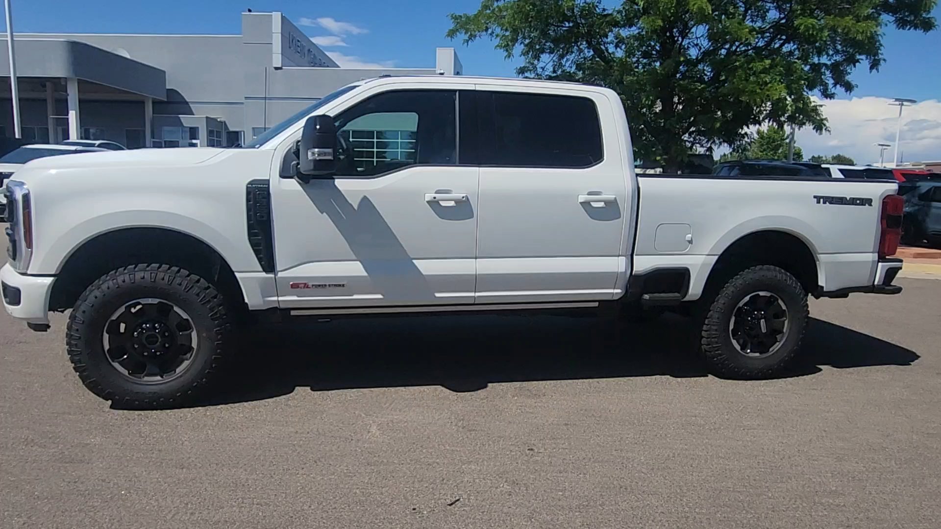 New 2026 Star White Metallic Tri-Coat Ford Platinum image 2
