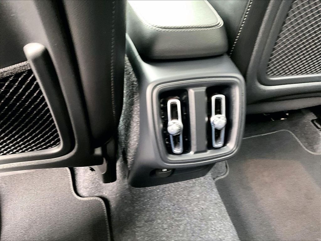 Used 2025 Black Volvo B5 Core image 28