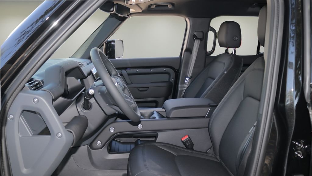 New 2026 Santorini Black Land Rover S image 11