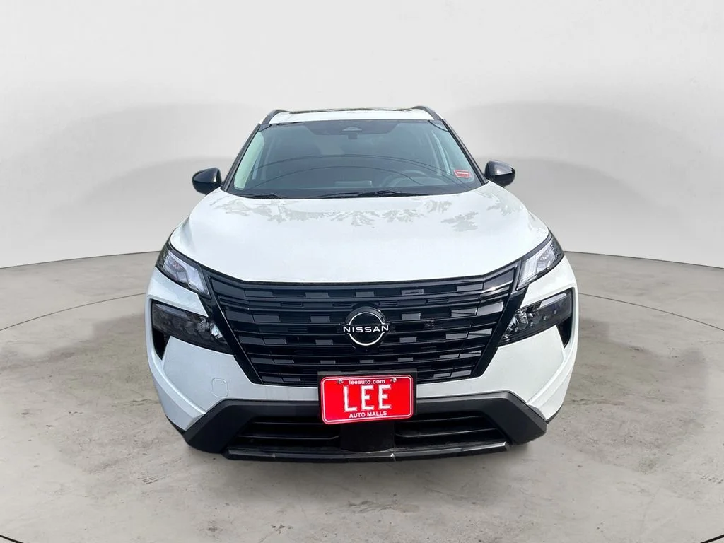 New 2026 Everest White Pearl Tricoat Nissan Dark Armor image 8