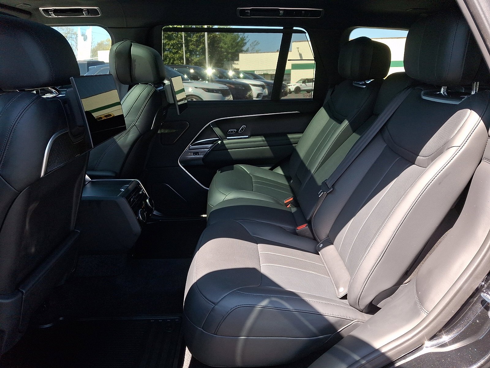 Certified Used 2025 Santorini Black Metallic   1Ag Land Rover Autobiography image 17