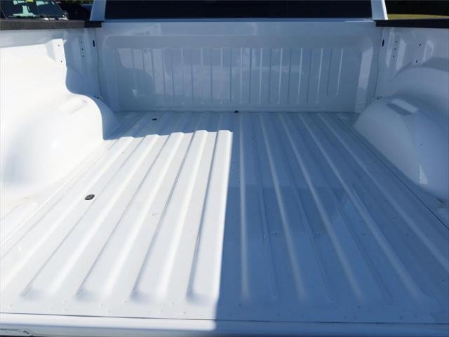 New 2026 Bright White Clear-Coat Exterior Paint RAM TRADESMAN image 5