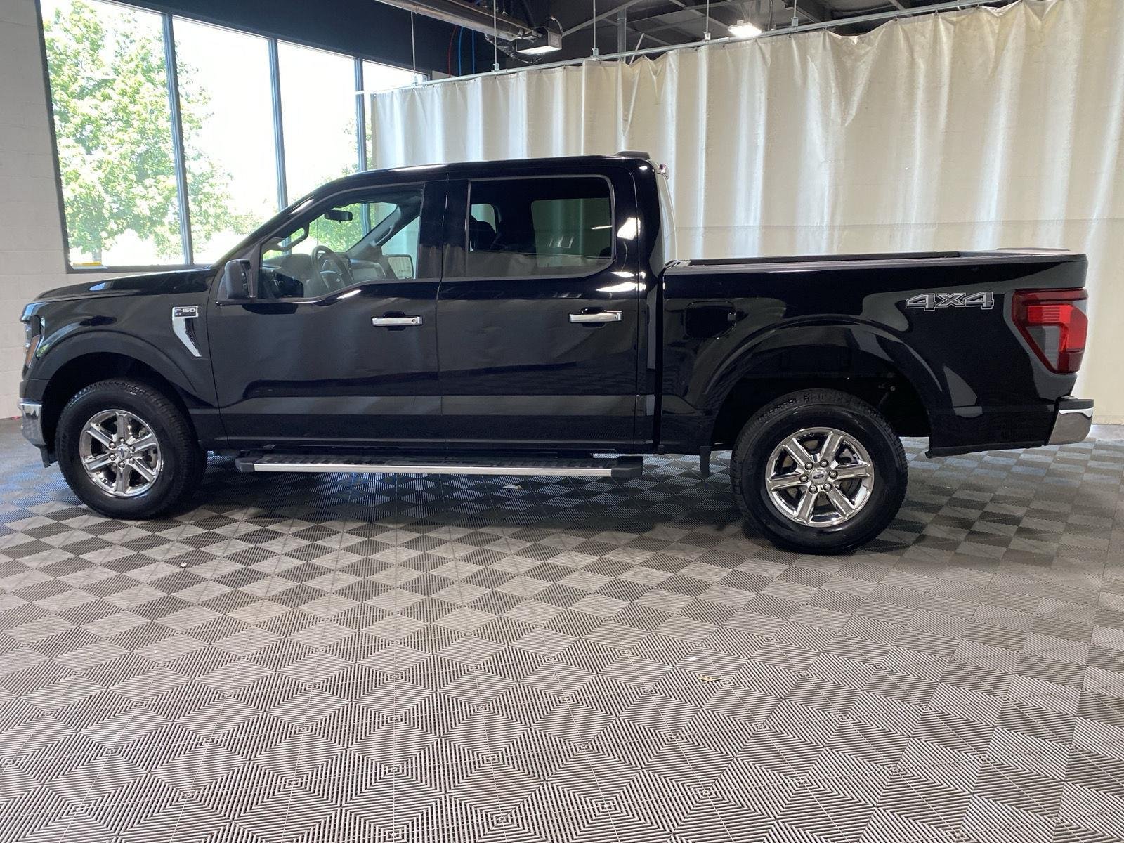 Used 2025 Agate Black Ford XLT image 8