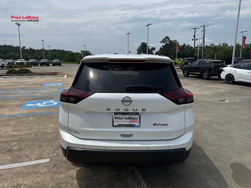 Used 2024 Everest White Pearl Nissan SV image 6