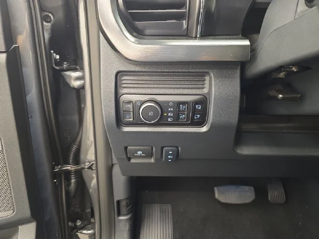 New 2027 Carbonized Gray Metallic Ford F-350® Lariat® image 41