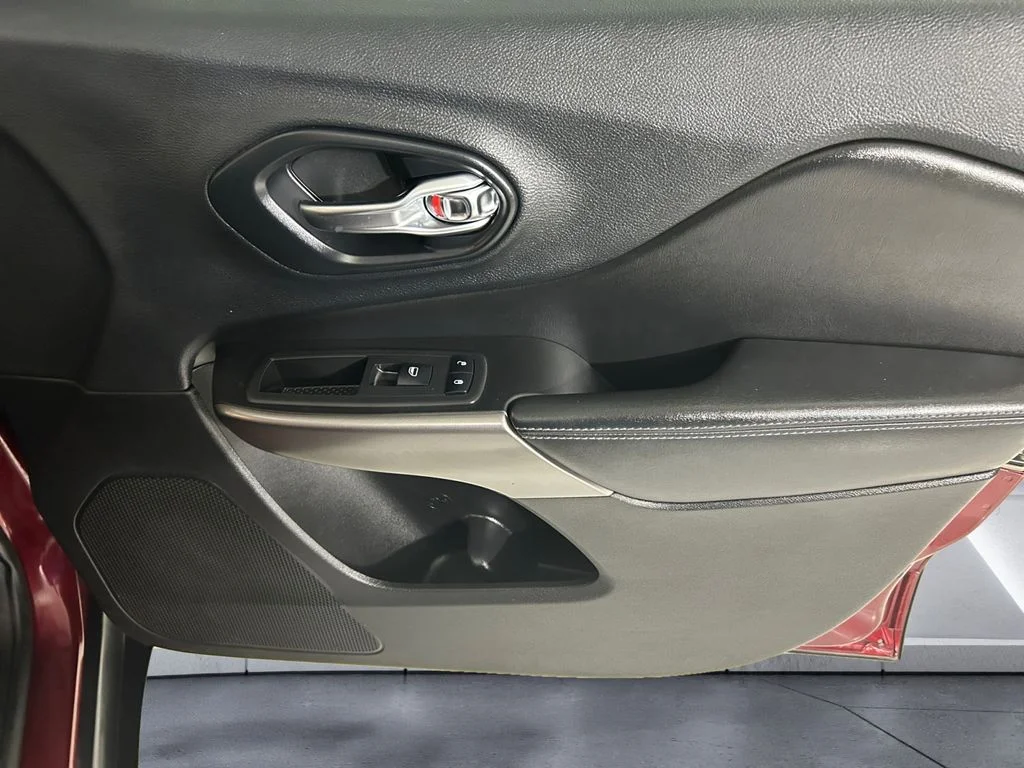Used 2019 Red Jeep Latitude image 15