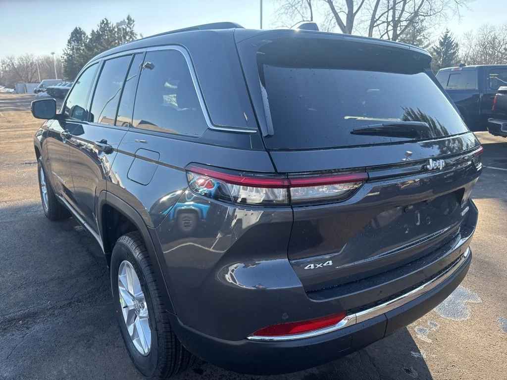 New 2026 Baltic Gray Metallic Clearcoat Jeep Laredo X image 6