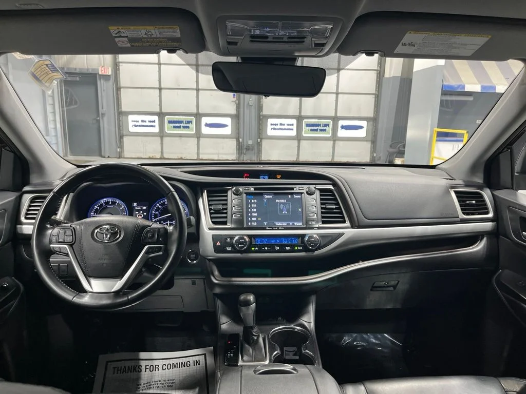 Used 2018 Ooh La La Rouge Mica Toyota XLE image 29