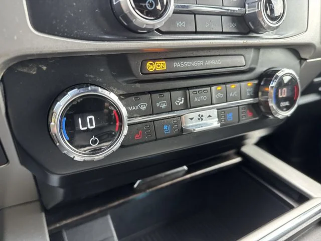 Used 2022 White Ford Lariat image 29