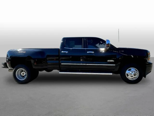 Used 2016 Black Chevrolet High Country image 9