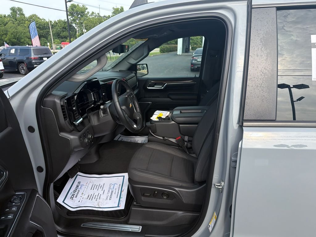 Used 2024 Gray Chevrolet LT image 8