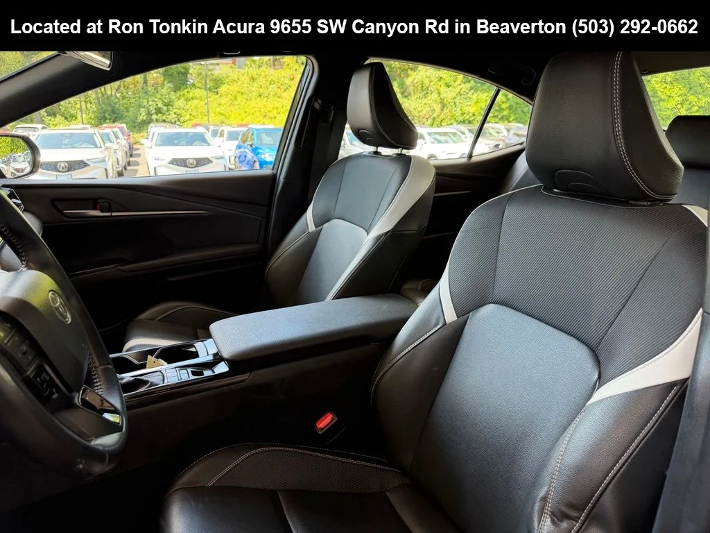 Used 2025 Heavy Metal/Midnight Black Metallic Toyota SE image 14
