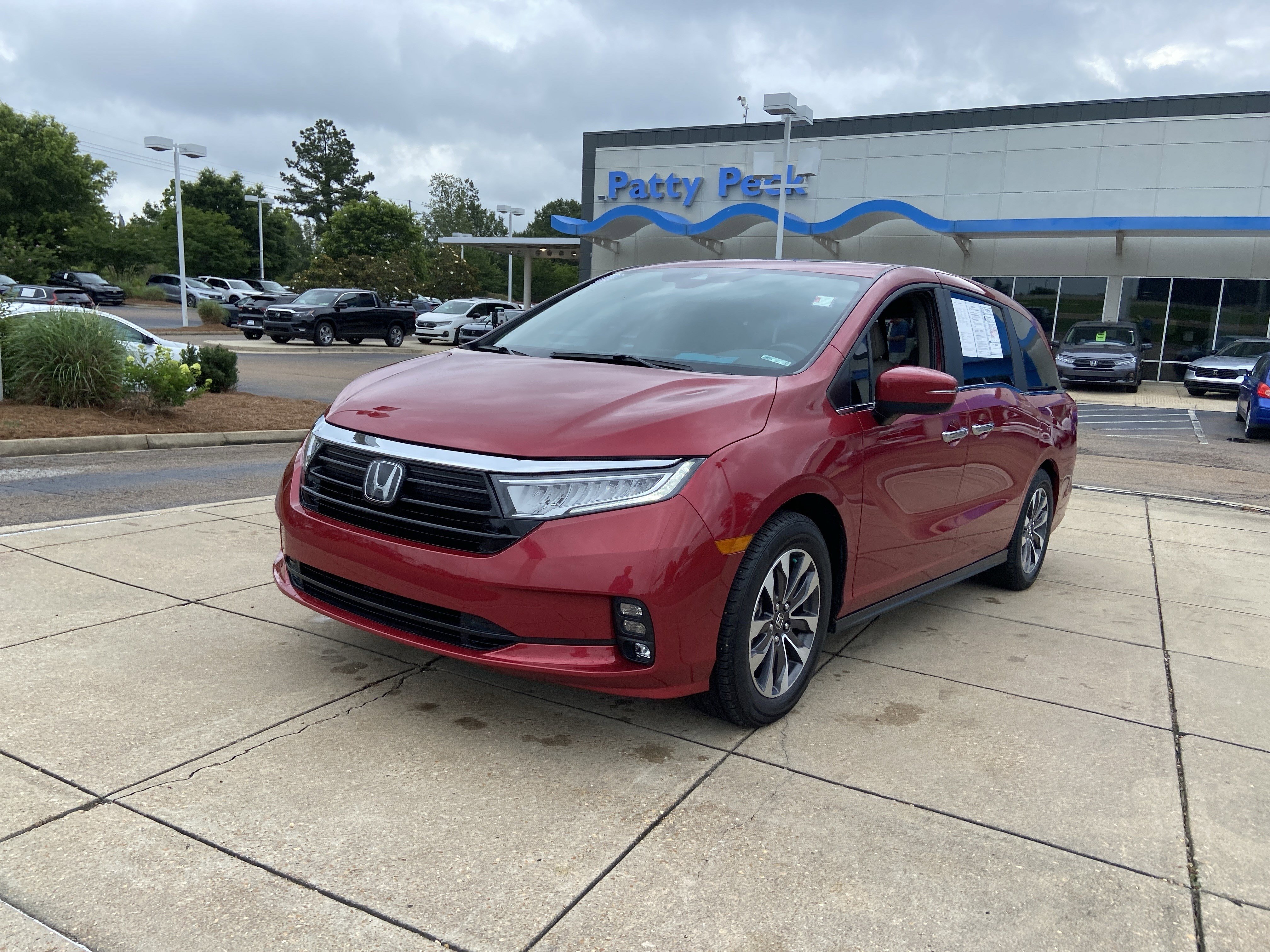 Used 2023 Radiant Red Metallic II Honda EX-L image 4