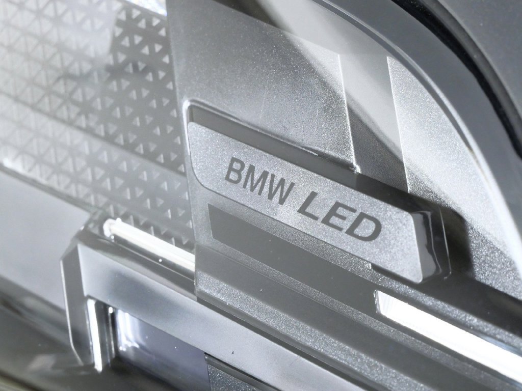 New 2026 Black Sapphire Metallic BMW xDrive50e image 4