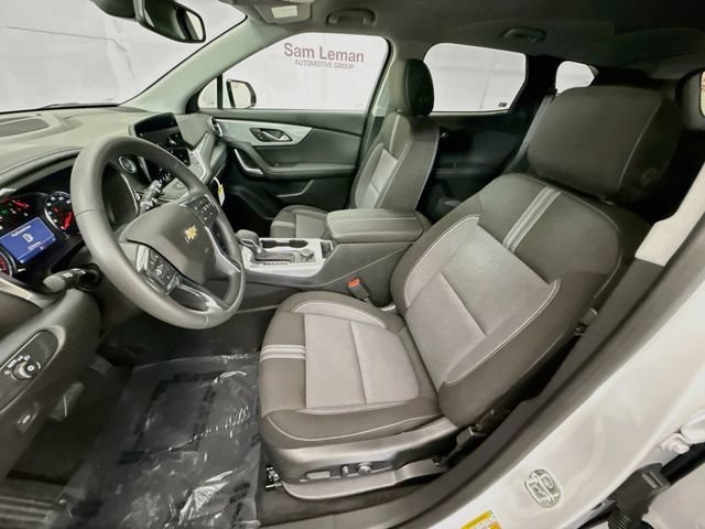 New 2026 Summit White Chevrolet 2LT image 22