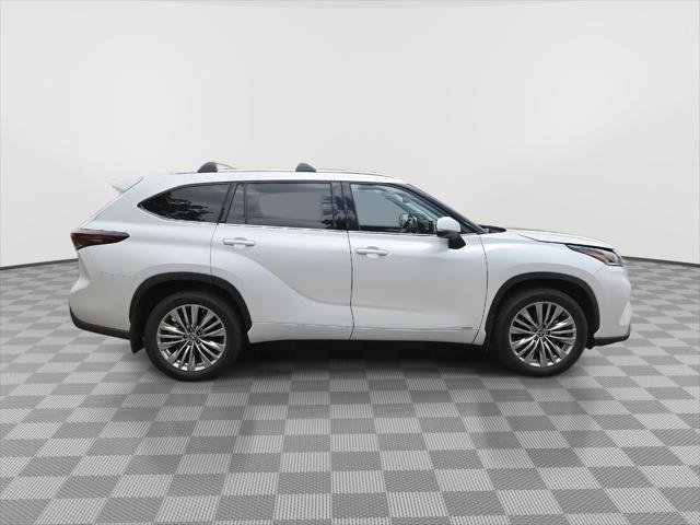Certified Used 2024 Wind Chill Pearl Toyota Platinum image 51