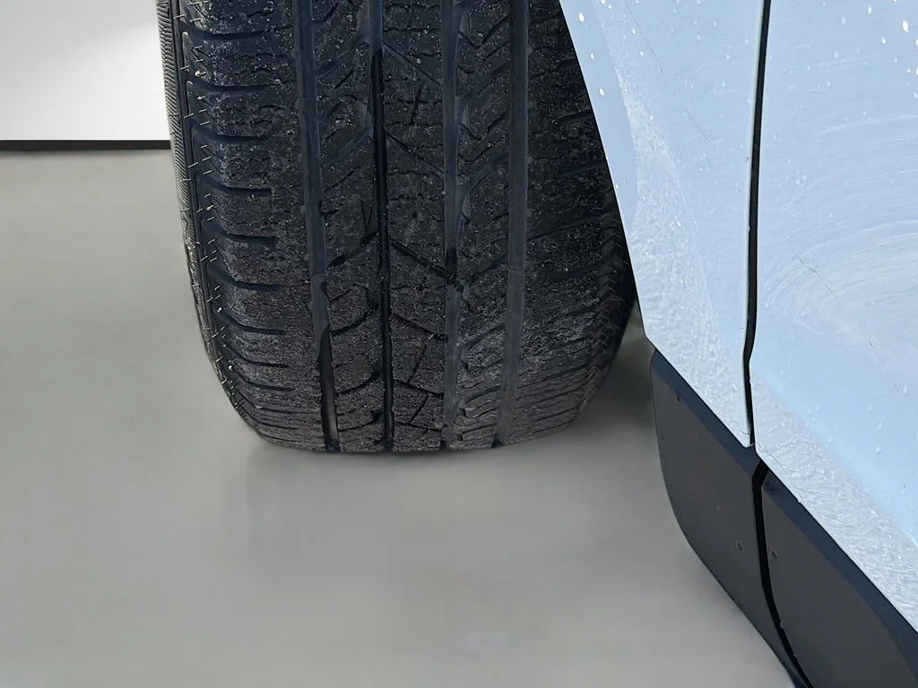 Used 2022 White Ford SEL image 40