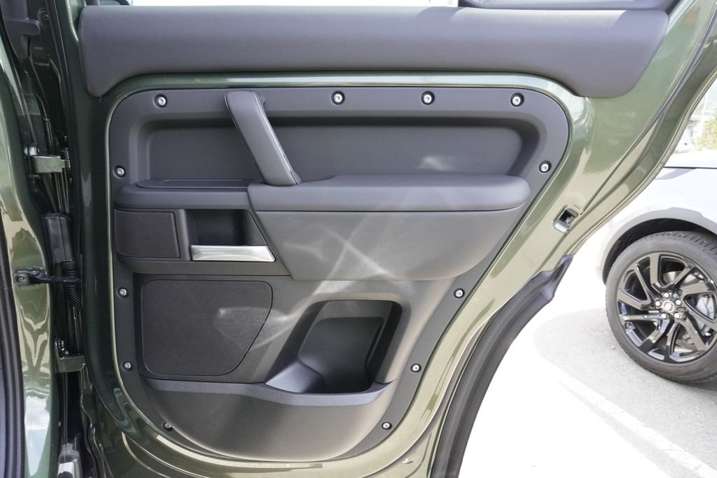 New 2026 Woolstone Green Land Rover S image 25