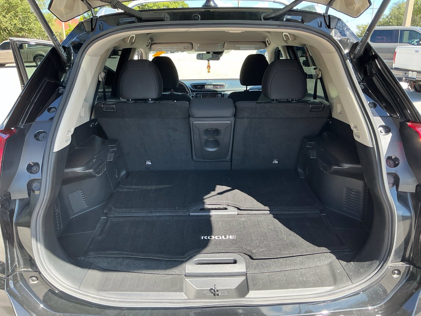 Used 2020 Black Nissan S image 15