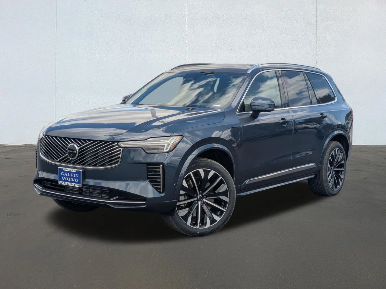 2026 Volvo XC90 T8 Recharge Ultra Bright 6-Seater 4WD's photo