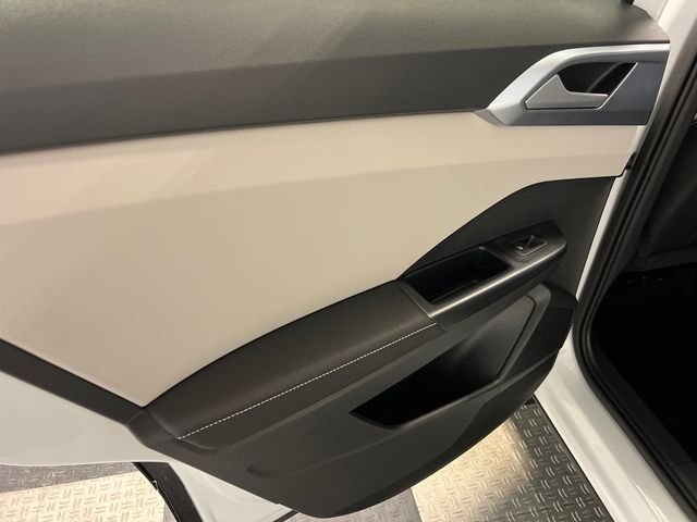 New 2026 White Volkswagen 1.5T SE image 10