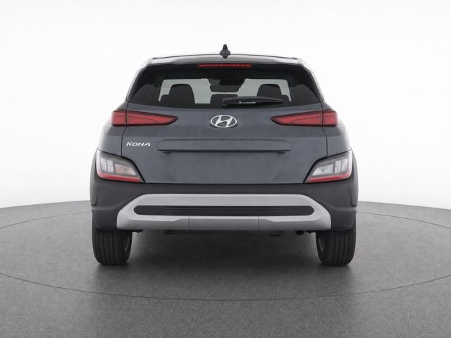 Used 2022 Gray Hyundai SE image 6