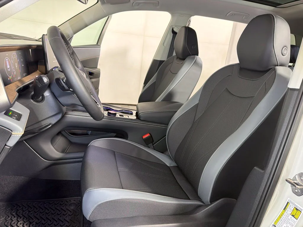New 2027 Beige/tan Volkswagen SE w/Technology image 10