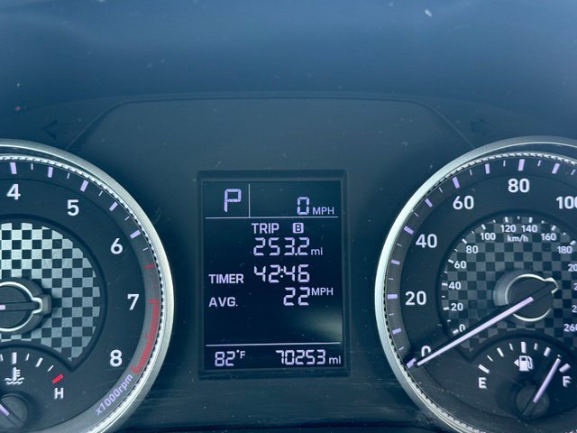 Used 2019 Black Hyundai SE image 5