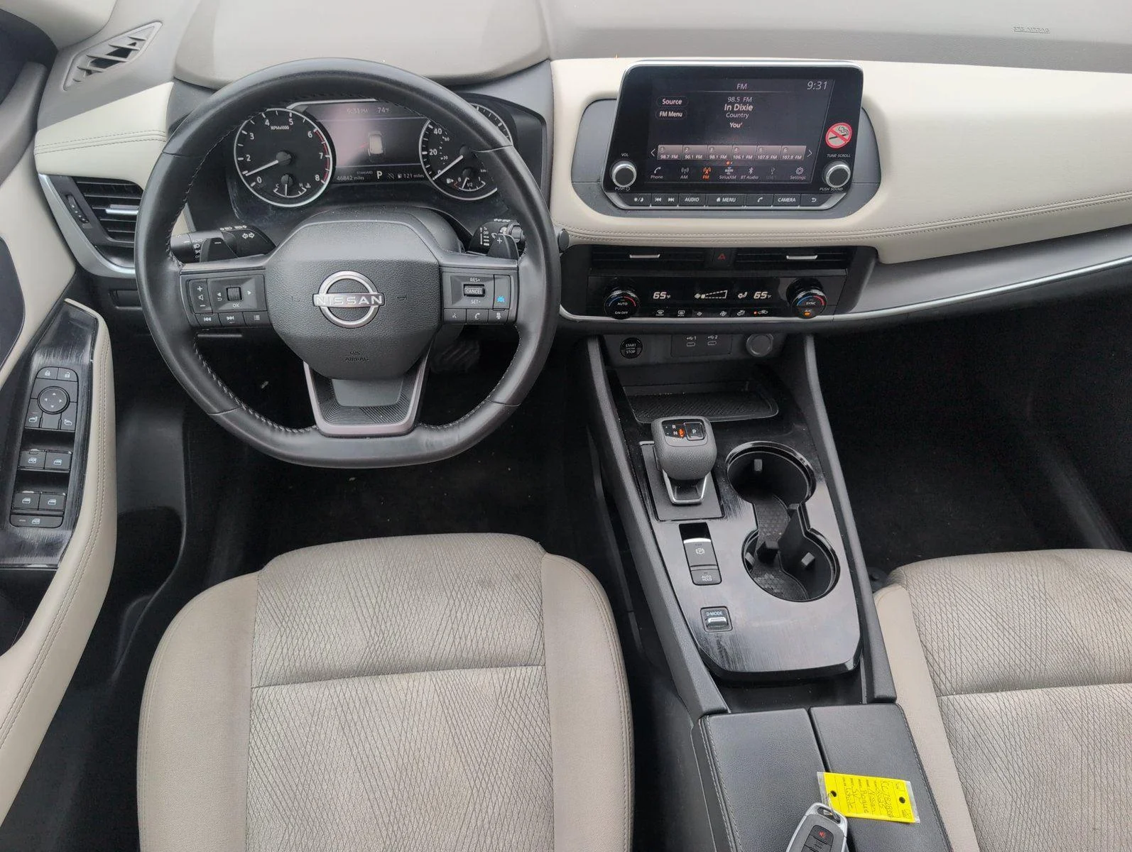 Used 2025 Everest White Pearl Nissan SV image 31