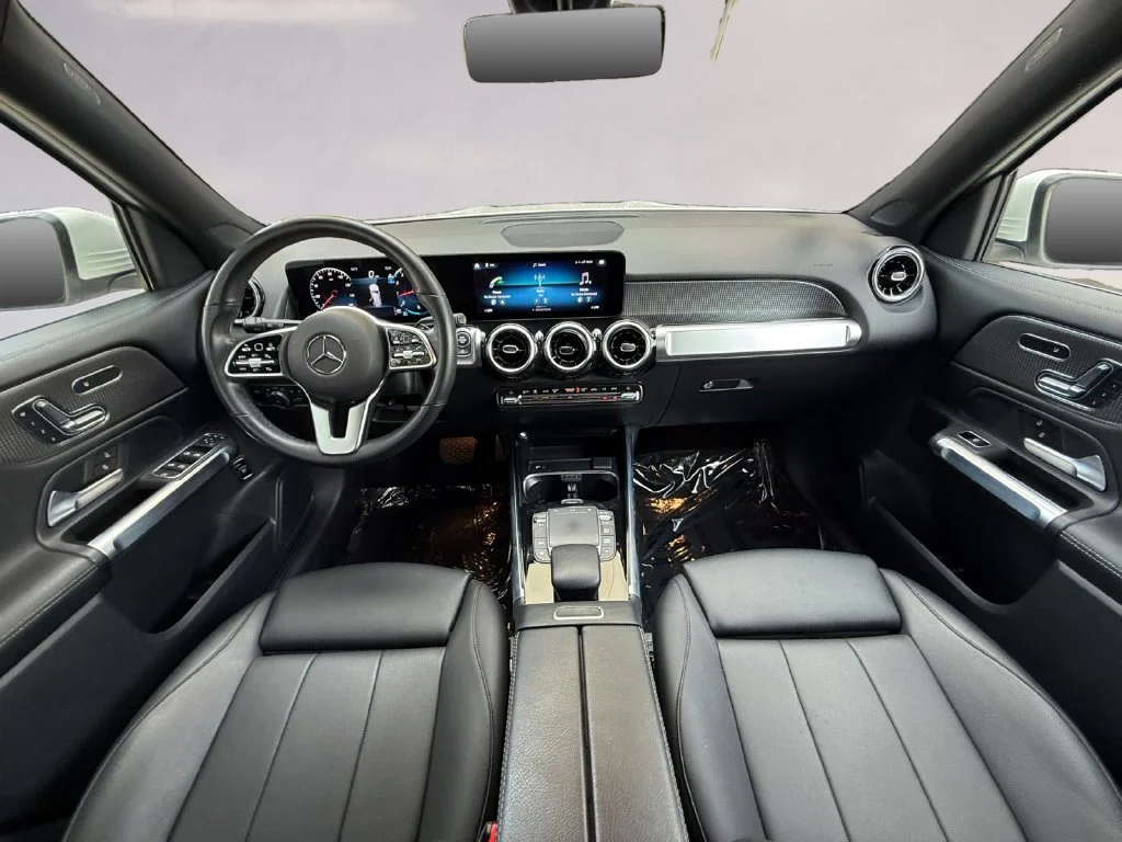 Used 2023  Mercedes-Benz GLB 250 image 12