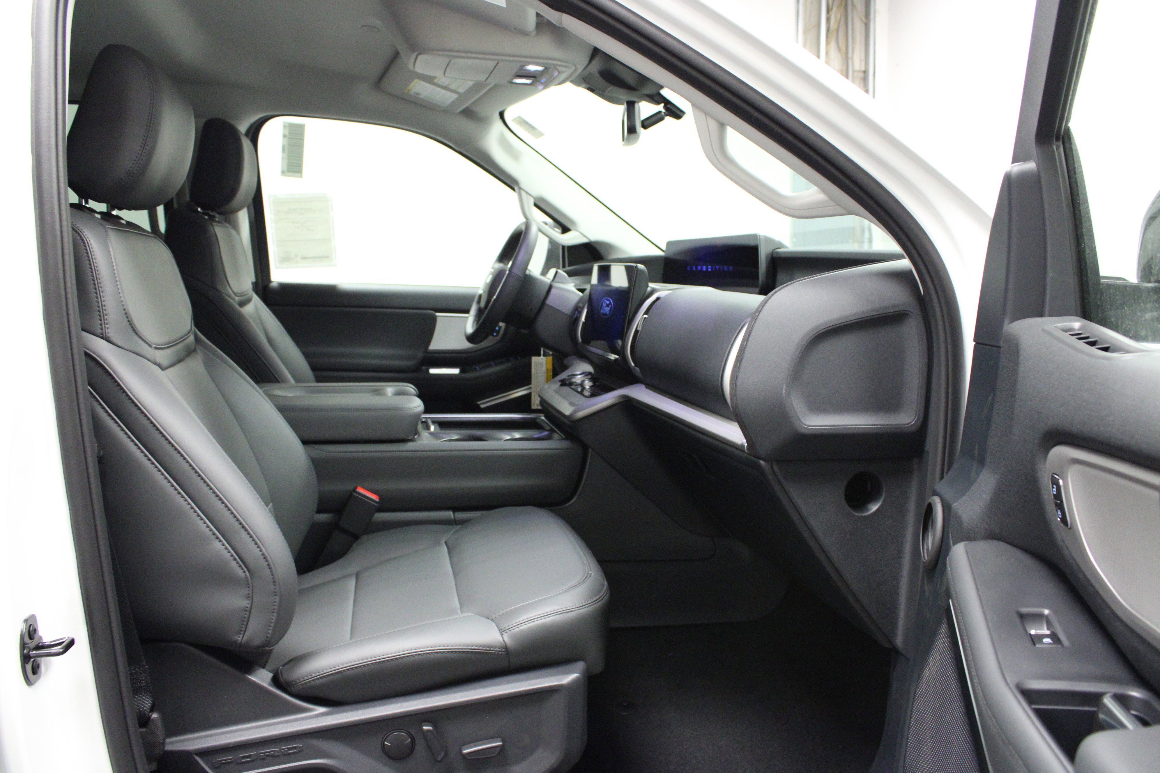 New 2026 Star White Metallic Tri-Coat Ford Active image 17