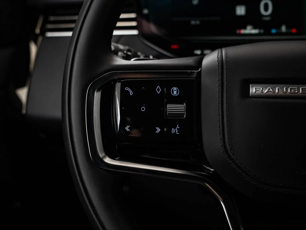 New 2026 Santorini Black Land Rover SE image 29