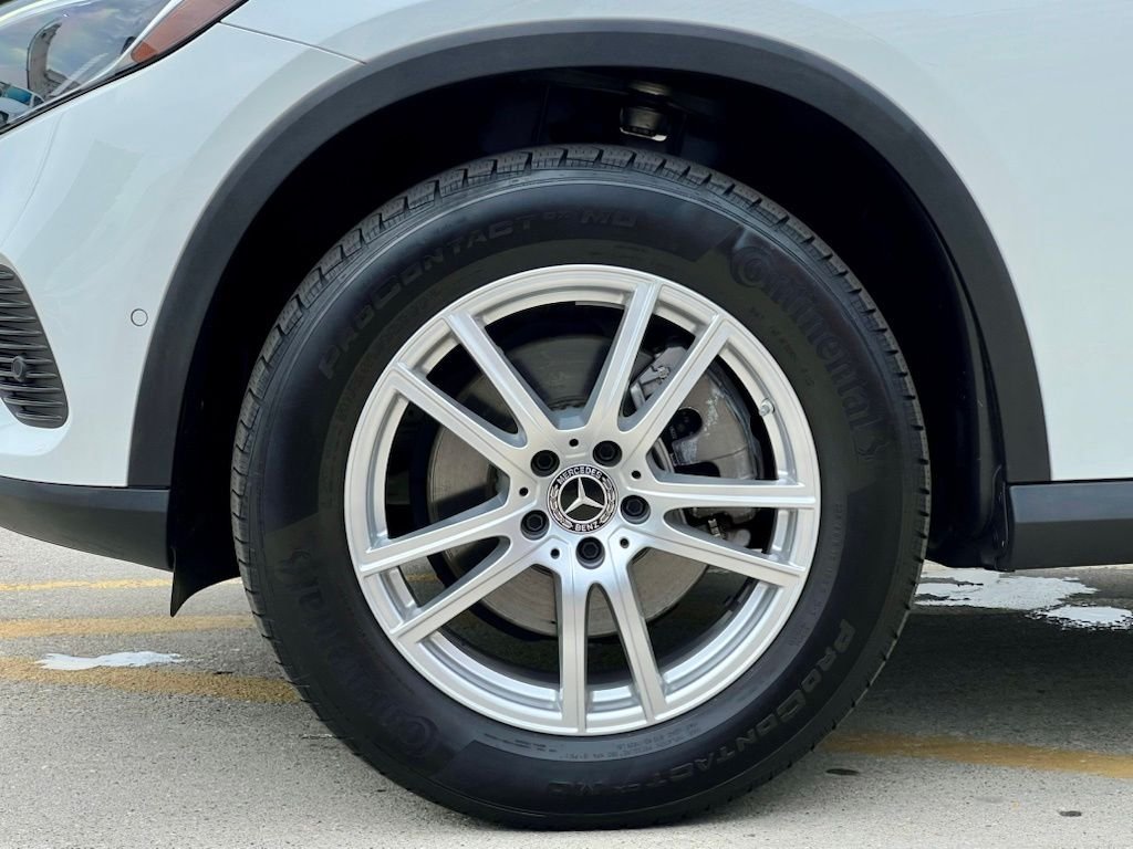 Certified Used 2023  Mercedes-Benz GLC 300 image 42