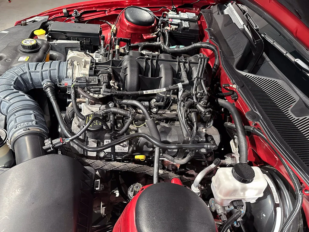 Used 2010 Red Ford V6 image 25