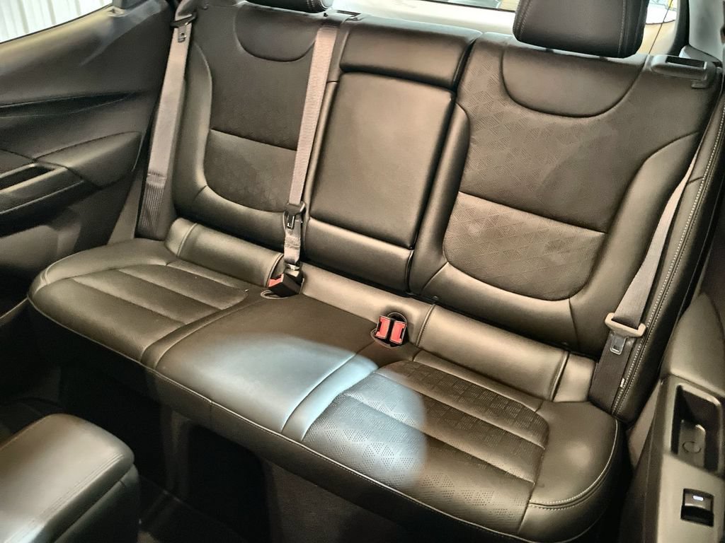 Used 2022 GRAY GHOST METALLIC Chevrolet 2LT image 23