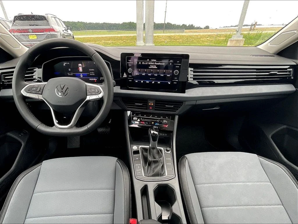 New 2026 Black Volkswagen 1.5T SE image 7