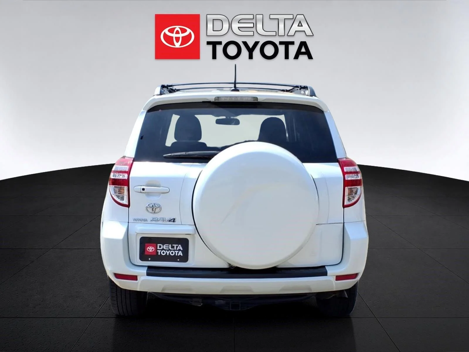 Used 2010 Blizzard Pearl Toyota Limited image 4