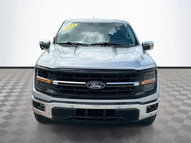 Used 2024 Silver Ford XLT image 2