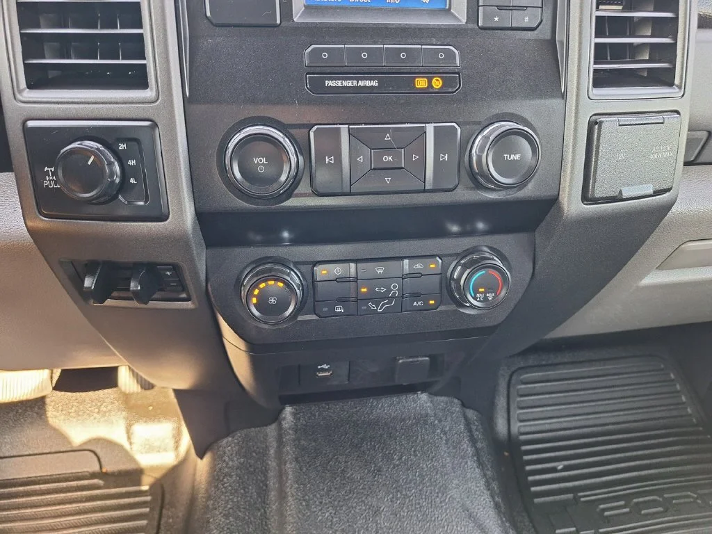 Used 2019 Oxford White Ford XL image 13