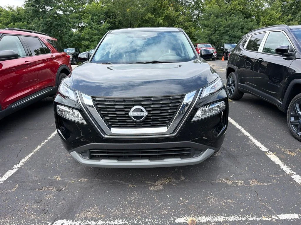 Used 2023 Black Nissan SV image 3