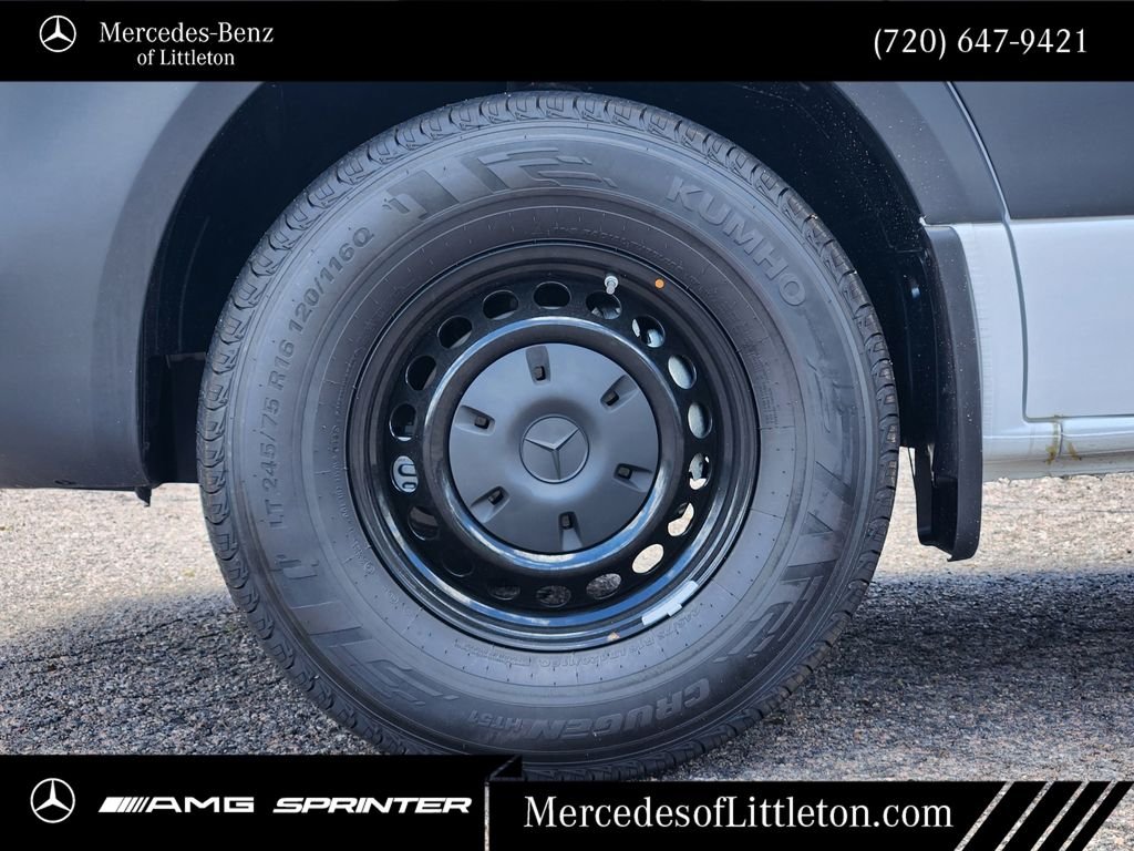 New 2026 Arctic+White Mercedes-Benz Cargo 144 WB image 10
