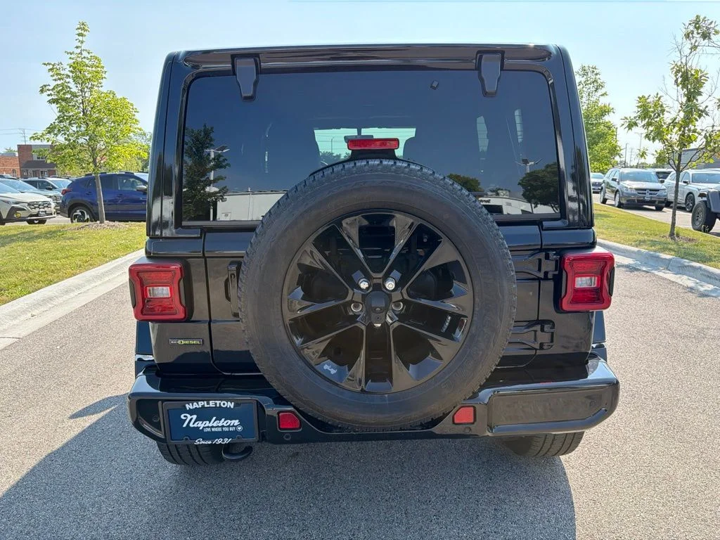 Used 2021 Black Jeep Unlimited Sahara High Altitude image 6
