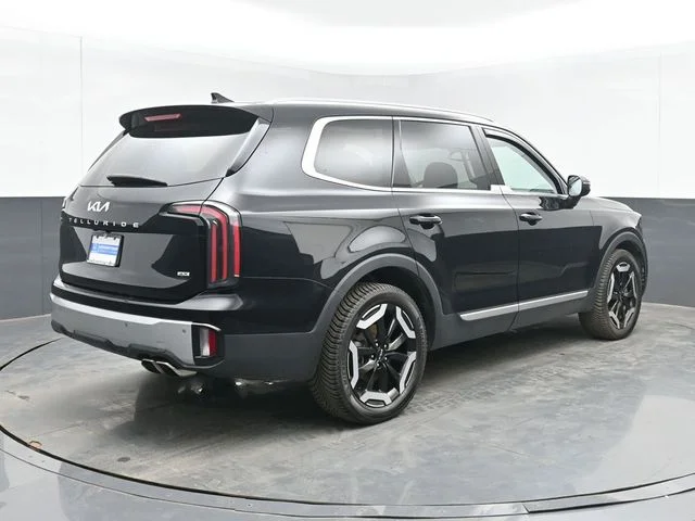 Used 2024 Ebony Black Kia EX image 10