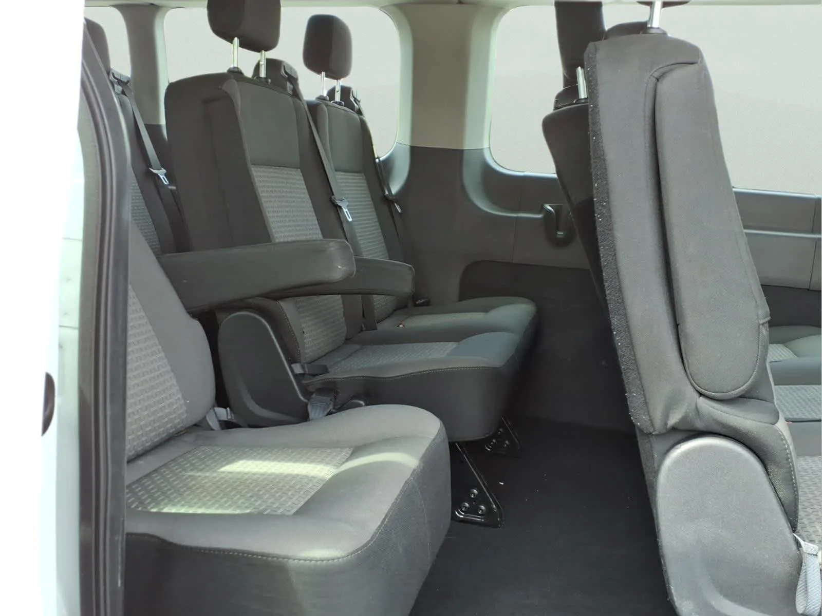 Used 2025 Oxford White Ford XLT image 29